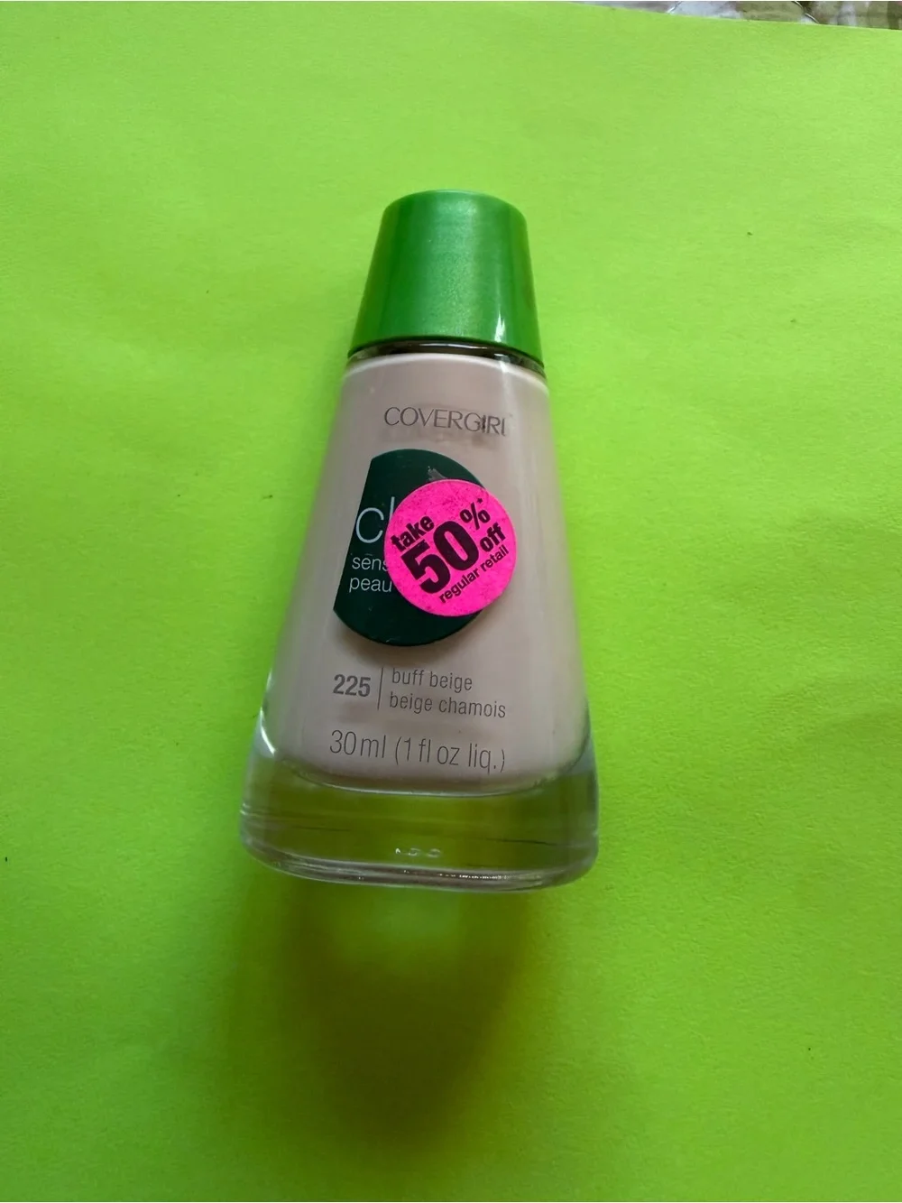 COVERGIRL Liquid Foundation in Buff Beige 225 with Green Cap